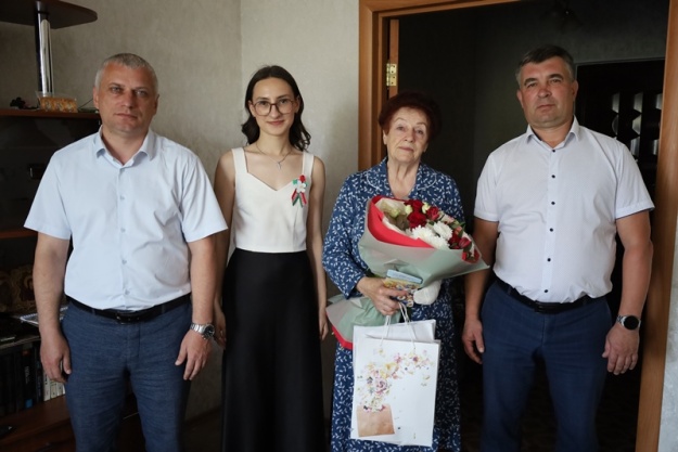 Слова благодарности и поздравления – для Лилии ДУБИНОВОЙ